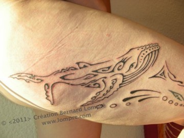 003.Tatoo-polynesien-lompre-balein-cuisse